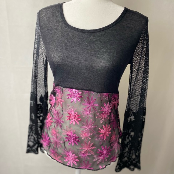 Custo Barcelona Tops - CUSTO flowers.